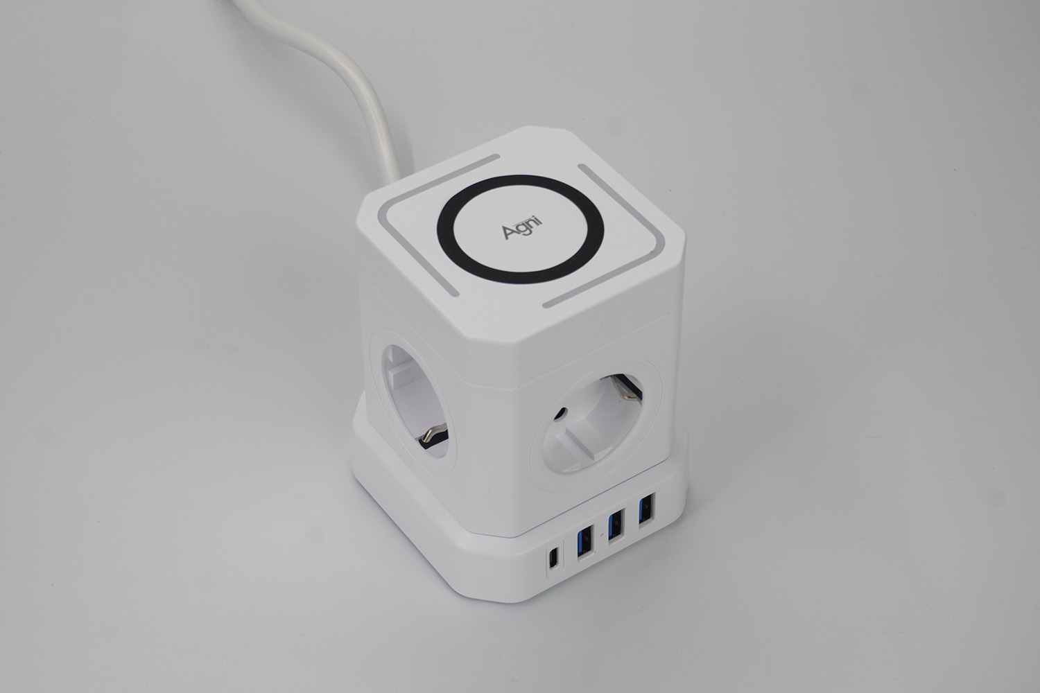 сетевой фильтр с GaN зарядкой Agni