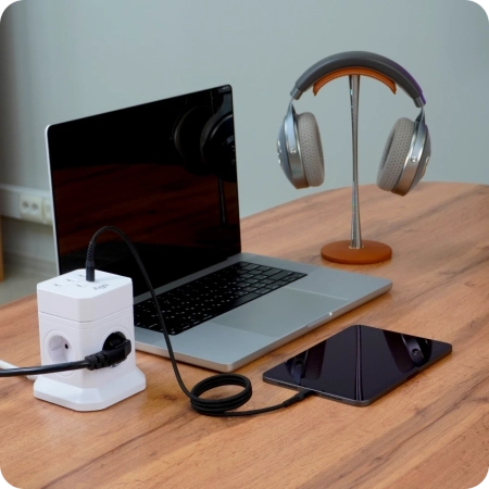 Зарядное устройство 3 USB + 2 Type-C 20 Вт, белый TP-WB2U3E 