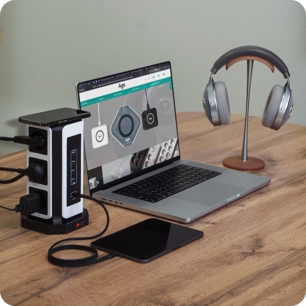 Сетевой фильтр башня 9 розеток, 3 метра, 4 USB + 1 Type-C 65 Вт, чёрный белый TP-VD5U9E-C