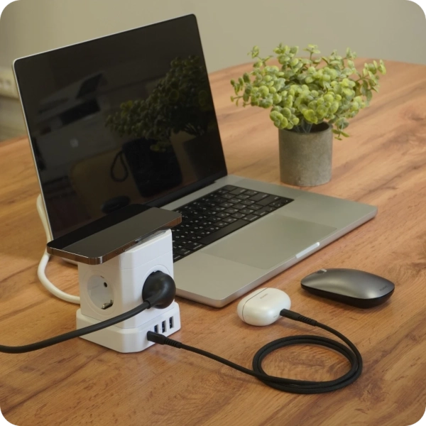 Сетевой фильтр башня 4 розетки, 2 метра, 3 USB + 1 Type-C 20 Вт, беспроводная зарядка, белый TP-VE4U5E-C-W